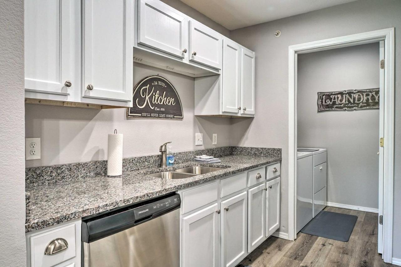 Cozy Condo With Pool Access, 5 Mi To Table Rock Lake Μπράνσον Εξωτερικό φωτογραφία
